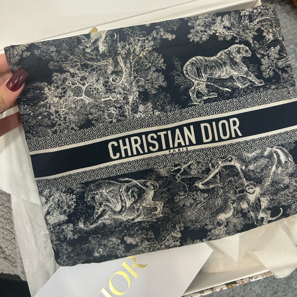 Christian dior travel pouch - Picture 1 of 8